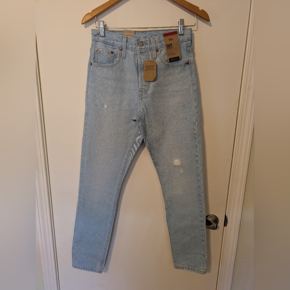 Levis